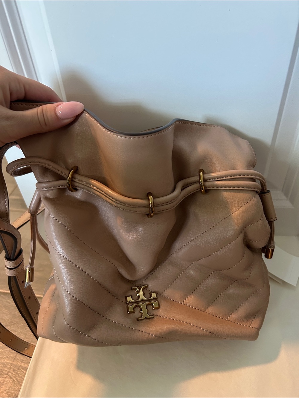 Tory Burch Quilted Drawstring Shoulder Bag/ Crossbody in Nude - Picture 5 of 7